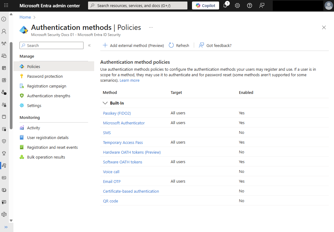 Captura de pantalla de la directiva de métodos de autenticación de Microsoft Entra ID.