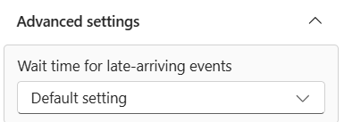 Captura de pantalla de la pantalla Definición de regla con configuración avanzada expandida, en la que se muestra la opción Tiempo de espera para eventos de llegada tardía.