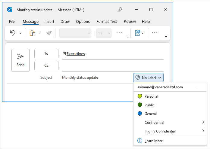Captura de pantalla de etiquetas de confidencialidad en la línea asunto de Outlook.