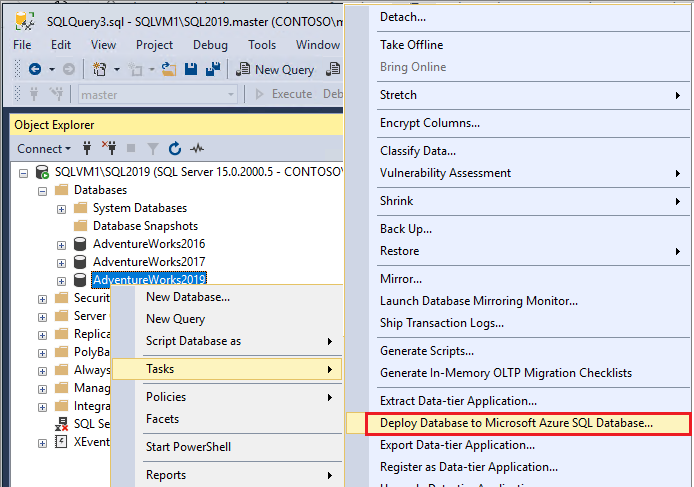 Captura de pantalla que muestra los pasos de menú para implementar una base de datos en SQL Database.